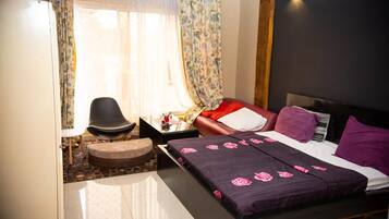 3 bedrooms, iron/ironing board, bed sheets