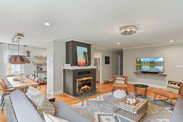 スマートテレビ、ステレオ