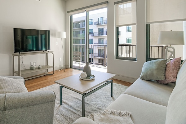 Apartment, 2 Bedrooms | Living area | 40-inch TV with digital channels