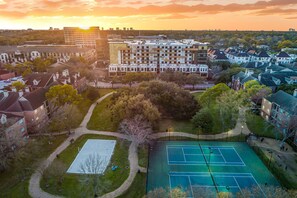 Sport court - Landing Apartments Houston (Houston)