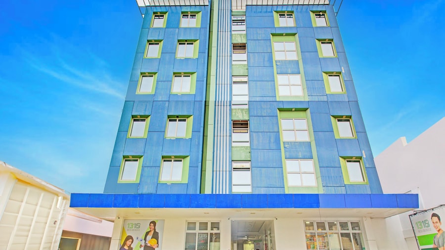 OYO 1144 1318 Residences