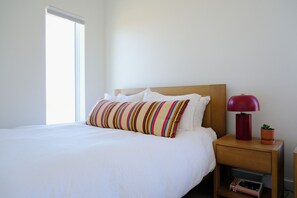 2 makuuhuonetta, työpöytä, silitysrauta/-lauta, Wi-Fi