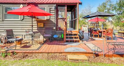 Lakefront Cabin in Brinson: ‘Behind the Moon’