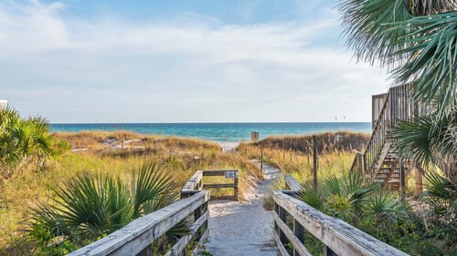 Portside Resort D1: Gulf Retreat With Pools, Beach & Family Adventures!