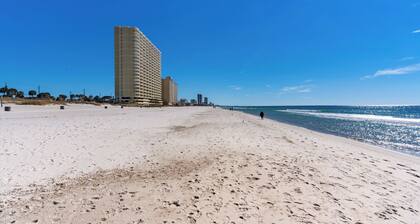 Portside Resort D1: Gulf Retreat With Pools, Beach & Family Adventures!