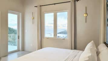 3 bedrooms, desk, iron/ironing board, WiFi