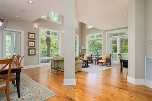 Interior - Sea Pines Retreat, Steps to Beach Path, Private Pool, Outdoor Showers & Golf (Hilton Head Island)