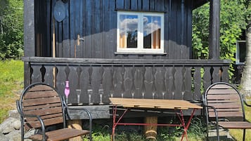 Basic Cottage, Non Smoking, Balcony | Property grounds