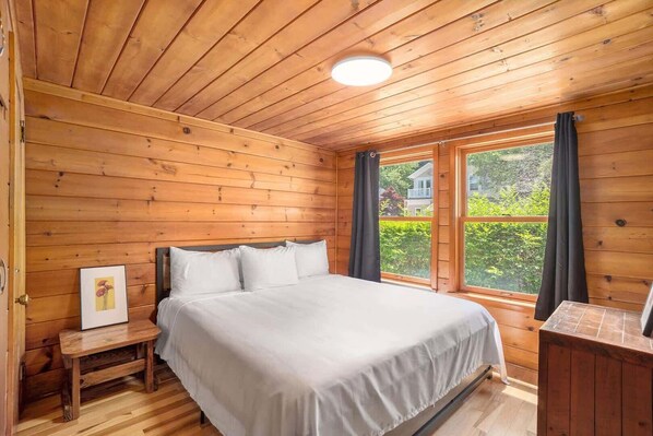 1 bedroom, WiFi, bed sheets - The Log Haven at Grand Harbor 108-2 (Grand Haven)
