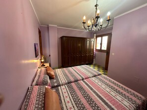 3 bedrooms, iron/ironing board, free WiFi, bed sheets - R1383 Calle Angustias 12 (Nerja)