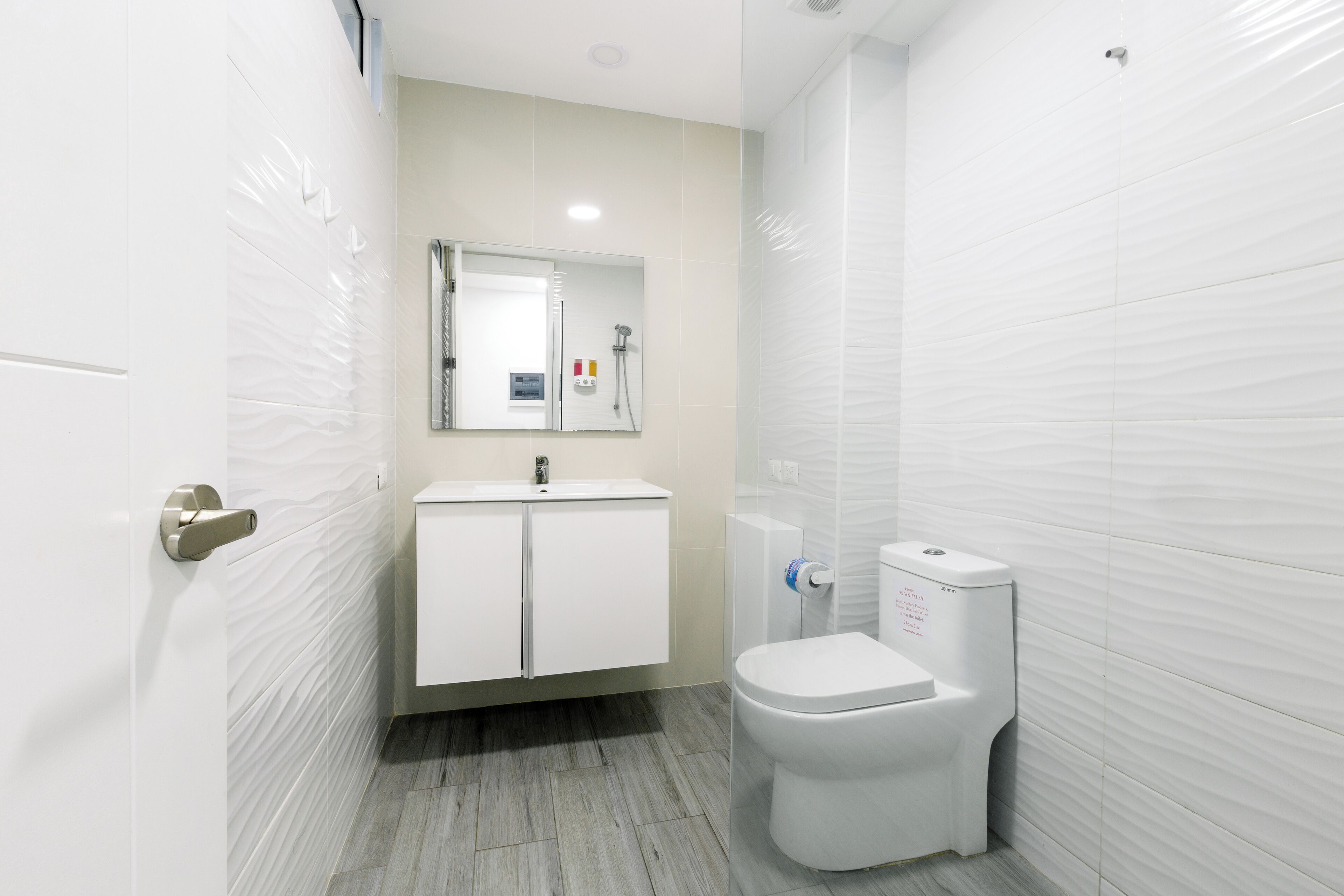 Photo - CARIBBEAN DELUXE Ducassi SUITES STUDIOS HOTEL ROOFTOP POOL Beach CLUB & SPA