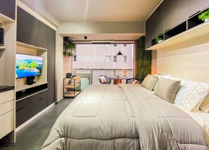 Strykjärn/strykbräda, internet och sängkläder