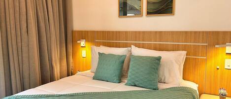 Iron/ironing board, internet, bed sheets