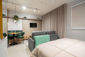 3 slaapkamers, een strijkplank/strijkijzer, internet, beddengoed