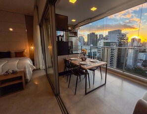 Iron/ironing board, internet, bed sheets