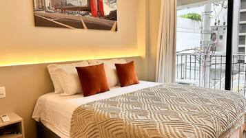 Fer et planche Ă repasser, draps fournis