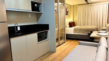 Fer et planche Ă repasser, draps fournis