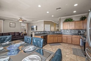 Interior - Entire Home 3 bedroom 2.5 bathroom in Avondale Arizona (Avondale)