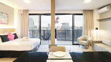 Estudio | Cortinas blackout, tabla de planchar con plancha y wifi gratis