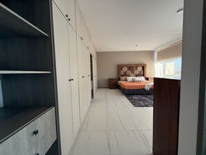 3 عدّة غرف نوم وواي فاي وملاءات أسرّة