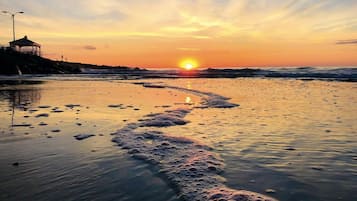 Una spiaggia nelle vicinanze