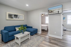 2 bedrooms, iron/ironing board, free WiFi