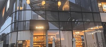龍騰精品飯店（深圳寶能中心筍崗地鐵站店）