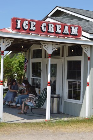 تفاصيل الفندق من الخارج