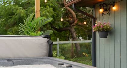 Near Ithaca!Hot Tub! LRG Home!Sleeps 12! Dogs ok!