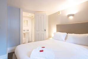 3 makuuhuonetta, silitysrauta/-lauta, ilmainen Wi-Fi, vuodevaatteet