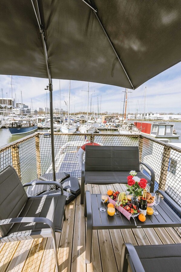 Terrace/patio - Nightboat Péniche (Bordeaux)