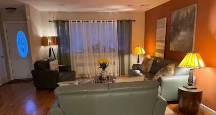 Charming 2-bedroom house with WiFi, AC in wonderful Freeport