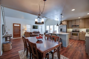 Dining - The Lodge at Twin Creek, Rate Reduced (Mount Ida)