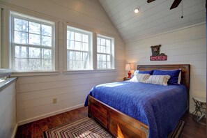 4 habitaciones, tabla de planchar con plancha, wifi y ropa de cama 