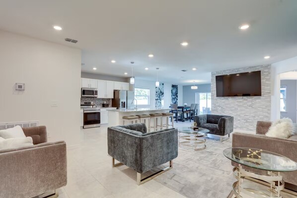 Dining - Palm Breeze Lux Stay - Port St. Lucie (Port Saint Lucie)