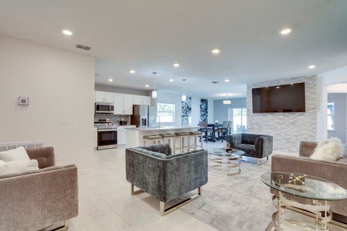 Palm Breeze Lux Stay - Port St. Lucie