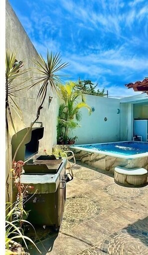 Bain à remous extérieur