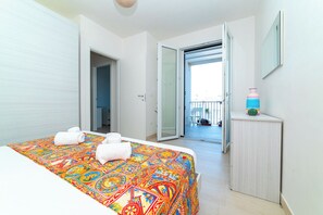 2 bedrooms, bed sheets