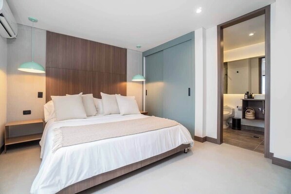 2 habitaciones, tabla de planchar con plancha, cuna de viaje y wifi