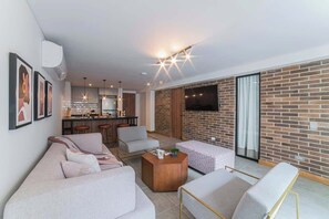 Télévision, espaces bureaux