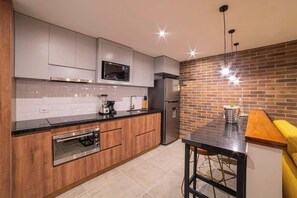 Fridge, microwave, oven, stovetop