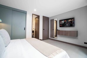 2 bedrooms, iron/ironing board, travel cot, WiFi