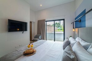 3 chambres, fer et planche à repasser, lit parapluie, Wi-Fi