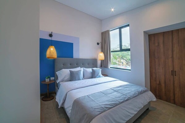 3 habitaciones, tabla de planchar con plancha, cuna de viaje y wifi 