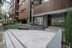 Exterior detail - Hygge 301 - 2-Bed Beauty | Balcony | Near Granada (Cali)