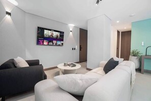 TV, offices - Hygge 301 - 2-Bed Beauty | Balcony | Near Granada (Cali)