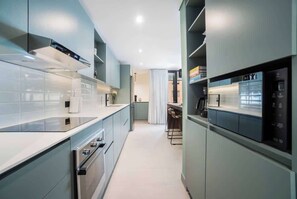 Fridge, microwave, oven, stovetop - Hygge 301 - 2-Bed Beauty | Balcony | Near Granada (Cali)