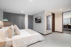 3 bedrooms, desk, iron/ironing board, travel crib - Hygge 701 - Amazing 2-Story Penthouse near Granada (Cali)