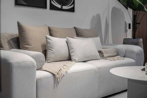 TV, offices - Hygge 101 - 3BR | 3Bath - Ultimate Cali Coziness (Cali)