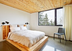 5 bedrooms, free WiFi, bed sheets